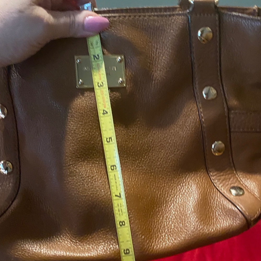 Michael Kors Tan Leather Shoulder Bag - Picture 6 of 8